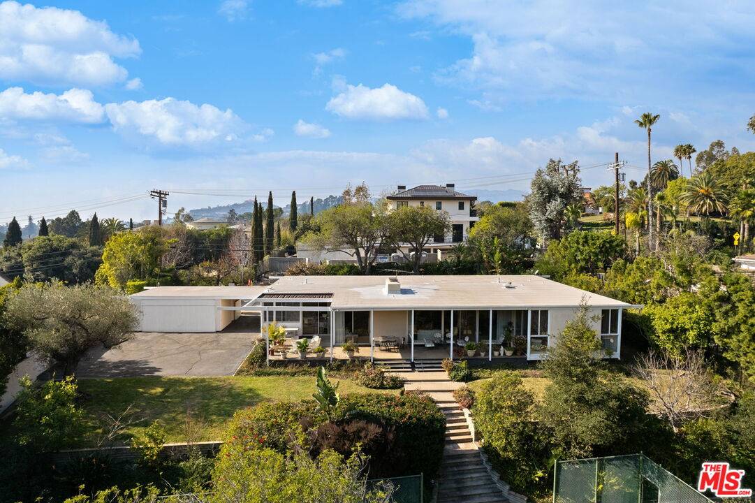Los Angeles, CA 90049,720 N Bonhill Rd