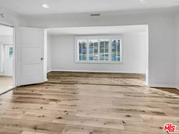 Compton, CA 90220,822 N Albertson Ave