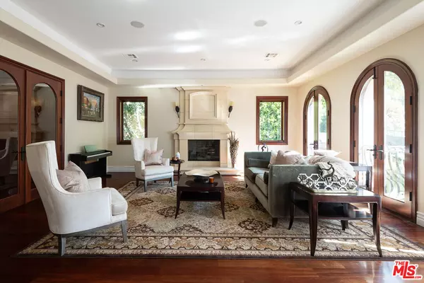 1191 N Bundy Dr, Los Angeles, CA 90049