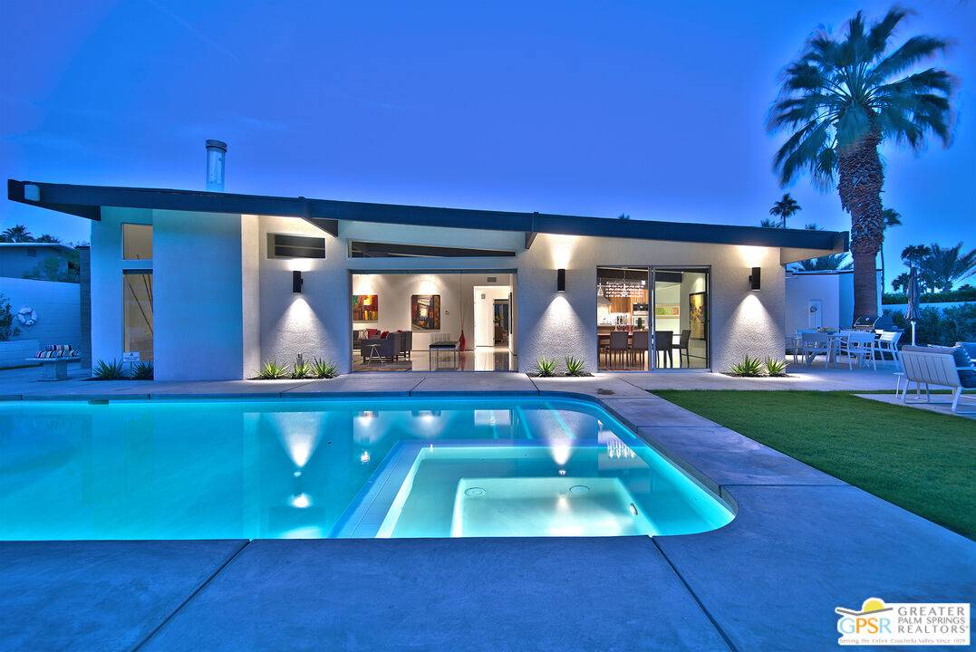 967 N Coronet Cir, Palm Springs, CA 92262