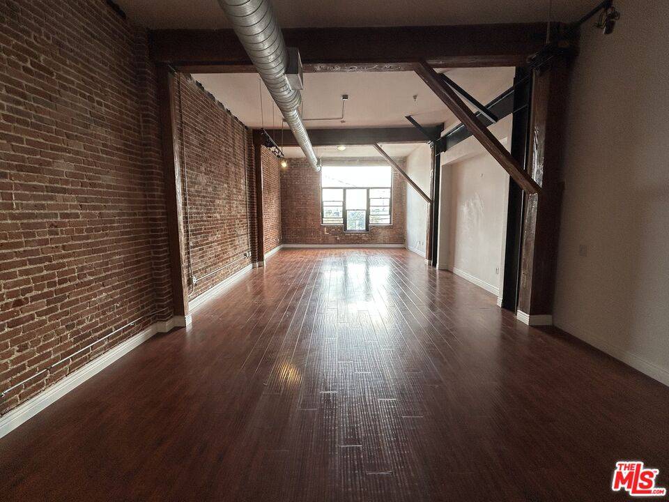 Los Angeles, CA 90021,652 Mateo St #207