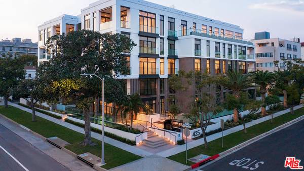 425 N Palm Dr #301, Beverly Hills, CA 90210