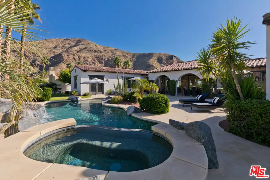 1062 Bella Vista, Palm Springs, CA 92264