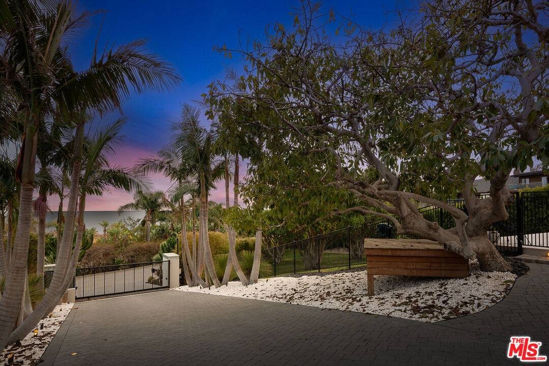 Malibu, CA 90265,31201 Bailard Rd