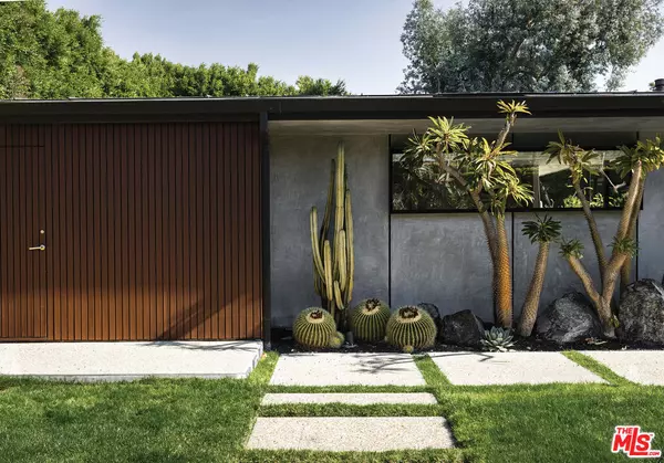 100 N Woodburn Dr, Los Angeles, CA 90049