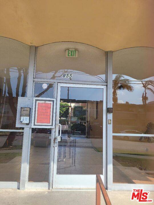 Inglewood, CA 90302,855 Victor Ave #203
