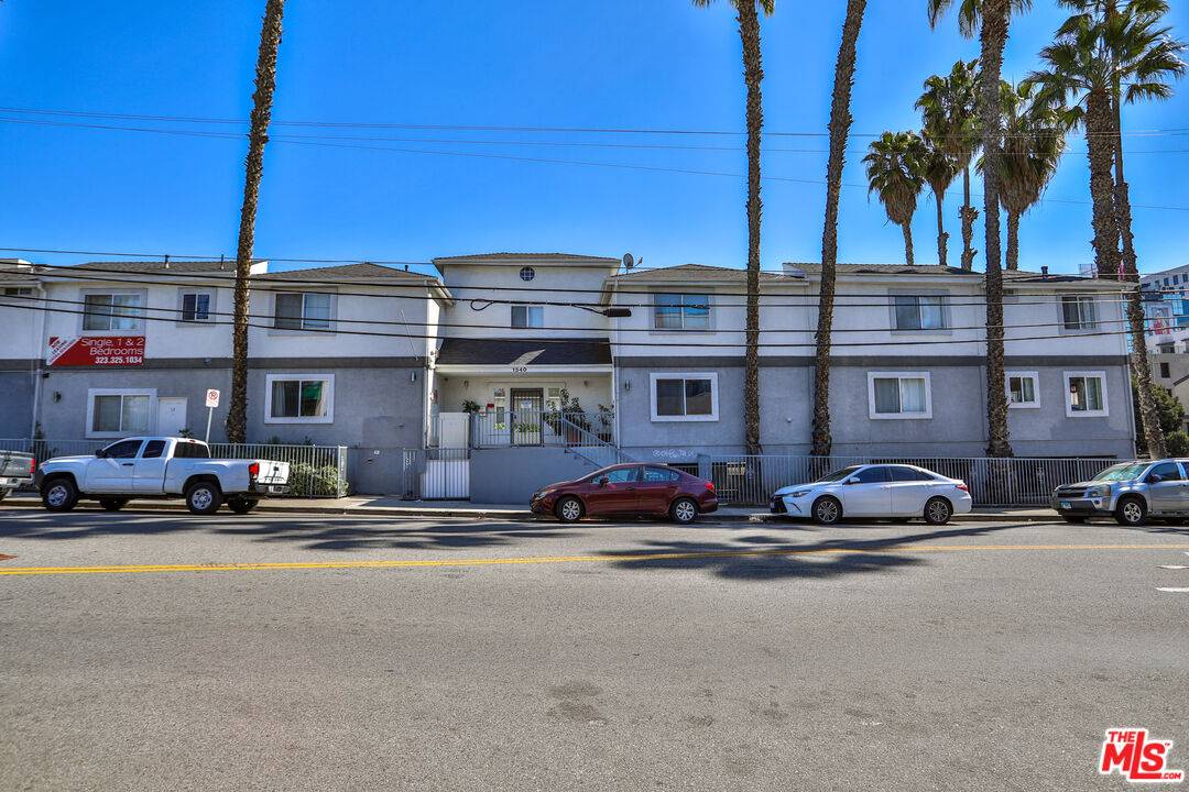 Los Angeles, CA 90028,1540 N Bronson Ave #11