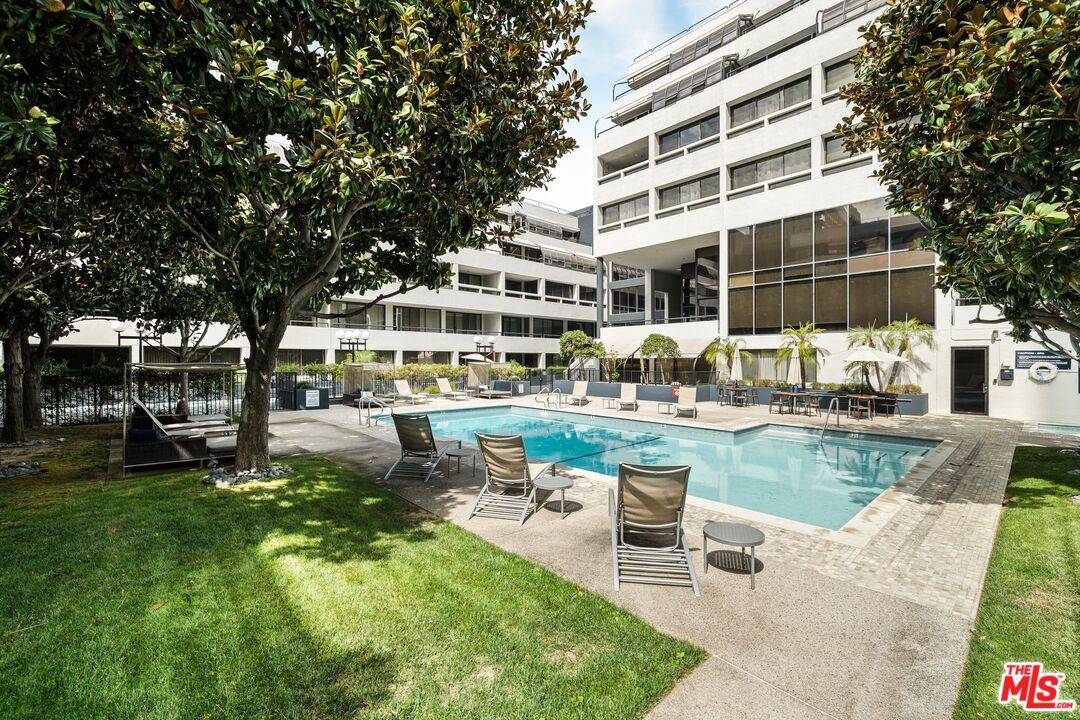 Los Angeles, CA 90012,880 W 1st St #707