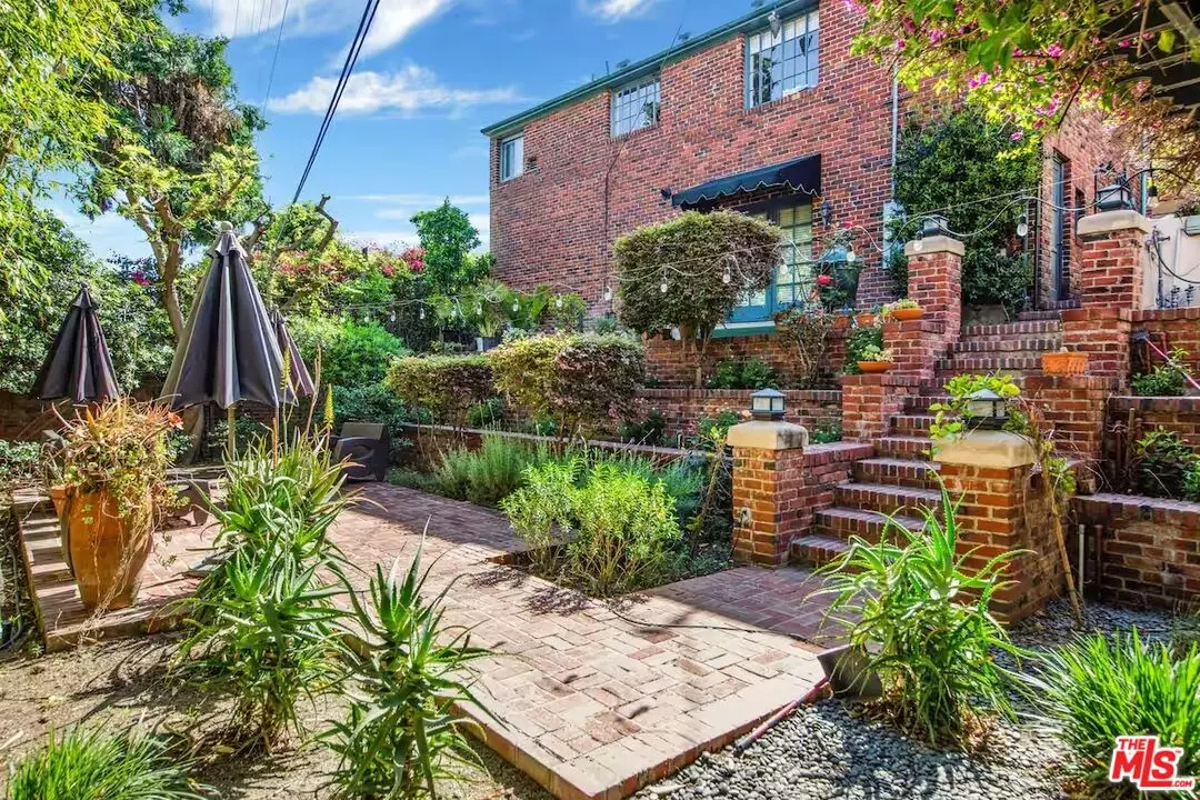 Los Angeles, CA 90027,1942 N Normandie Ave