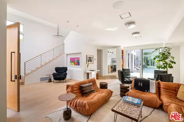 Venice, CA 90291,518 Sunset Ave