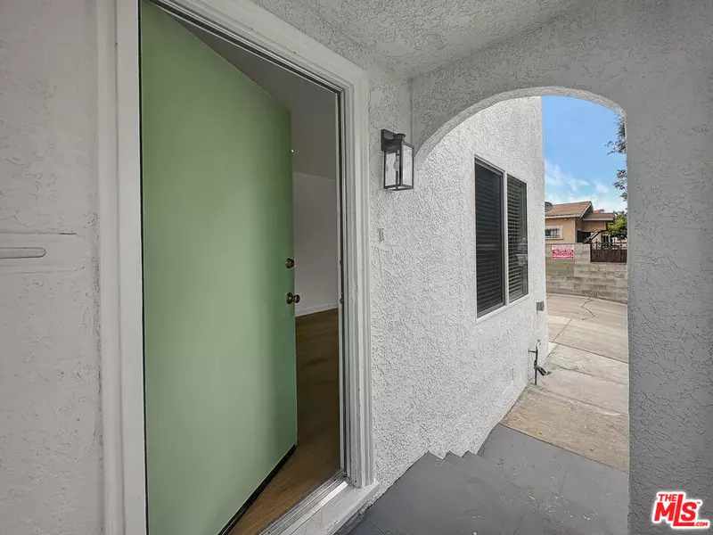 1814 S Longwood, Los Angeles, CA 90019