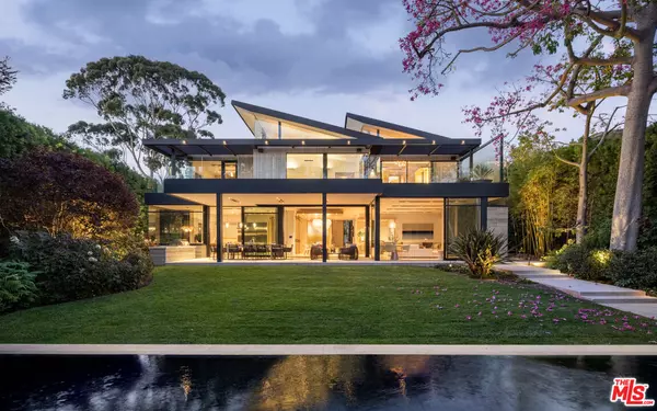 Pacific Palisades, CA 90272,814 Toulon Dr