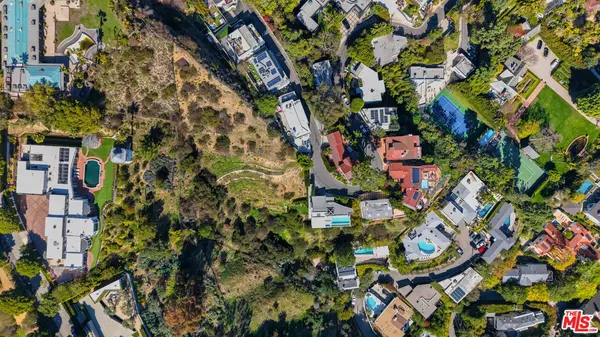 Beverly Hills, CA 90210,0 Warbler Way