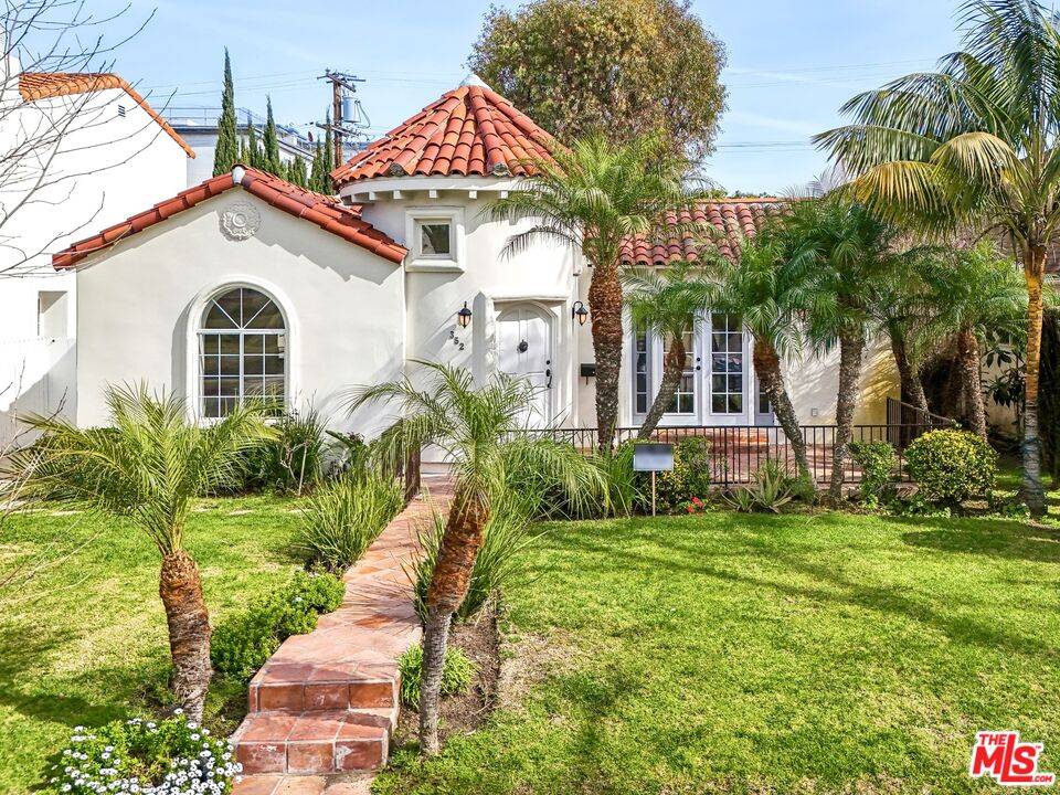352 S Oakhurst Dr, Beverly Hills, CA 90212