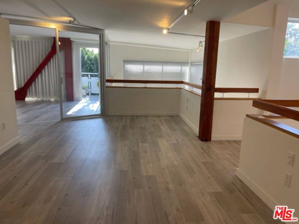 Venice, CA 90291,615 Hampton Dr #D301