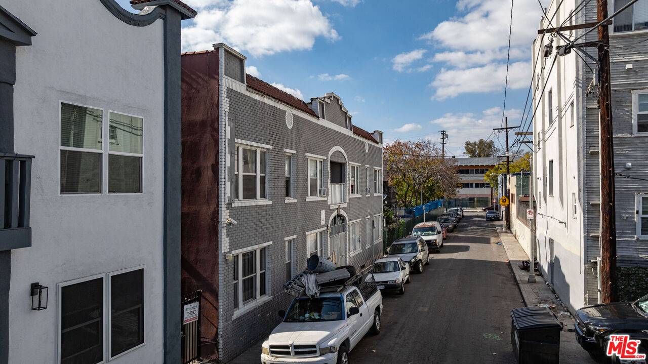 Los Angeles, CA 90015,1416 W 10th Pl
