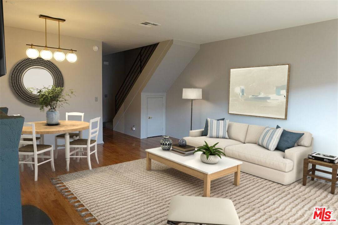 Los Angeles, CA 90038,828 N Hudson Ave #206