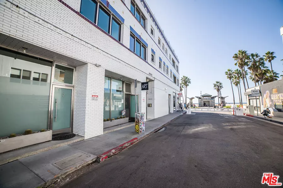 8 Brooks Ave #2, Venice, CA 90291