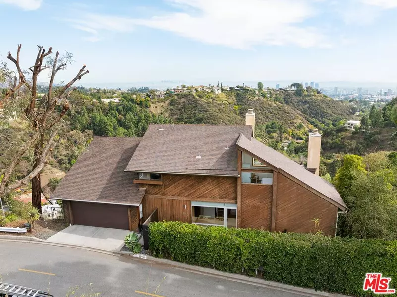 1260 Linda Flora Dr, Los Angeles, CA 90049