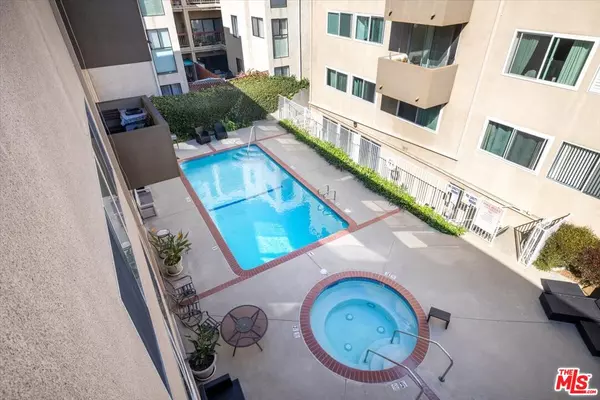 Sherman Oaks, CA 91423,14141 Dickens St #304