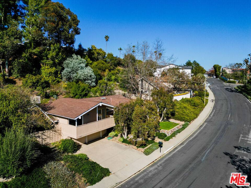 Los Angeles, CA 90049,13443 Bayliss Rd