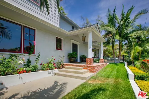Los Angeles, CA 90068,1933 Orchid Ave