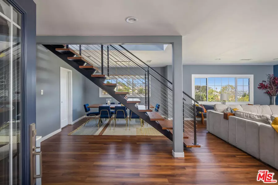3887 Mount Vernon Dr, View Park, CA 90008