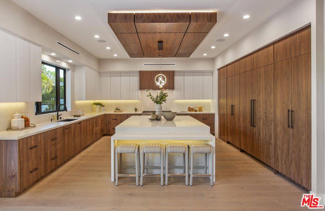 Sherman Oaks, CA 91423,4140 Sunnyslope Ave