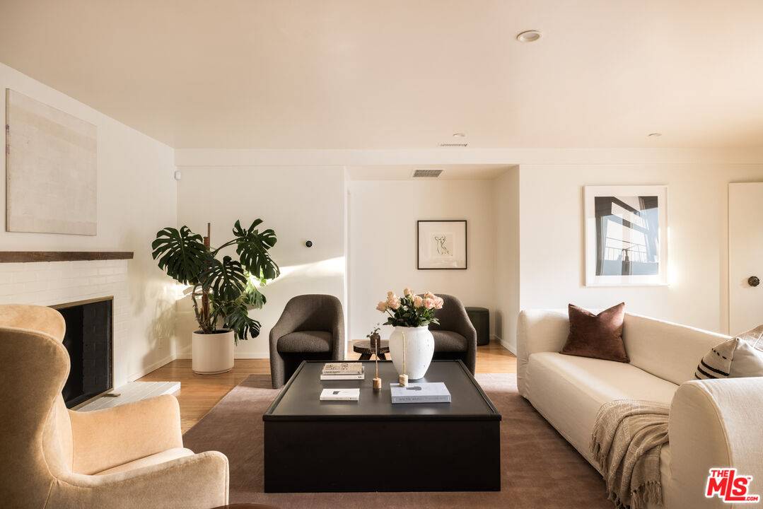 Los Angeles, CA 90066,3157 Colby Ave