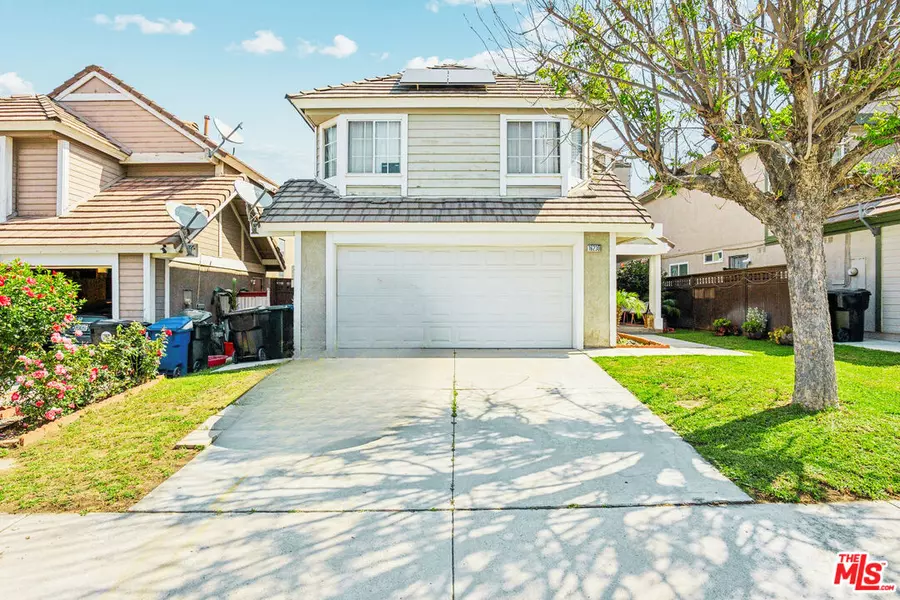 16230 Trailwinds Dr, Fontana, CA 92337