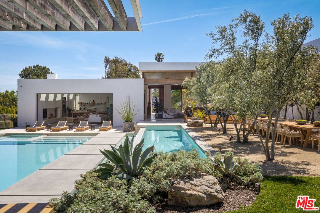 28837 Selfridge Dr #A, Malibu, CA 90265