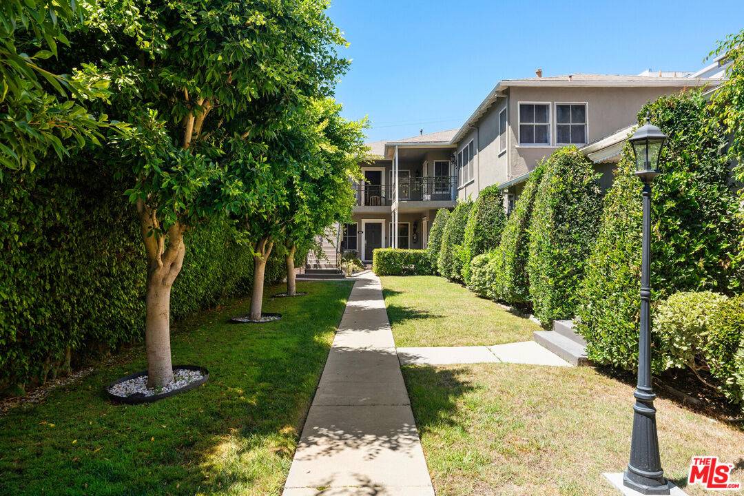 805 N Mccadden Pl, Los Angeles, CA 90038