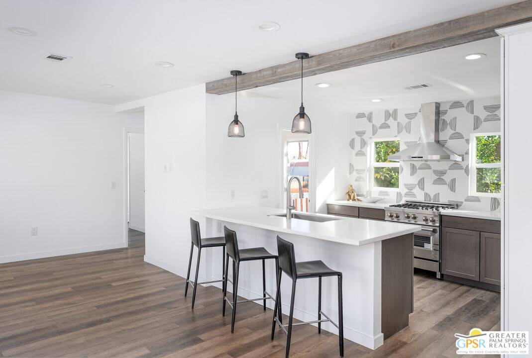 Palm Springs, CA 92264,102 Fondulac St