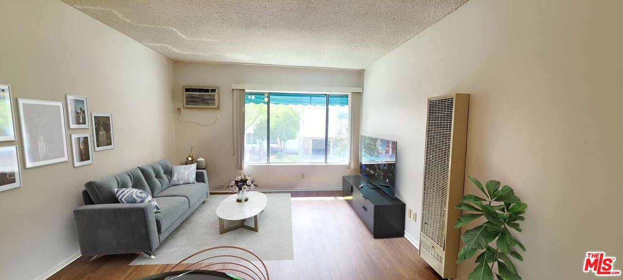 North Hollywood, CA 91601,10803 Otsego St