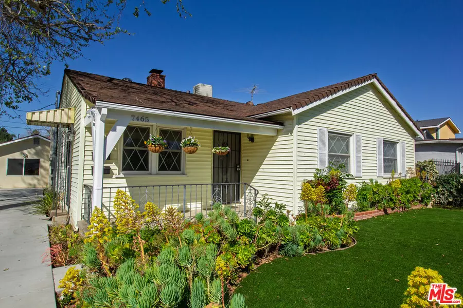 7465 N Forbes Ave, Lake Balboa, CA 91406