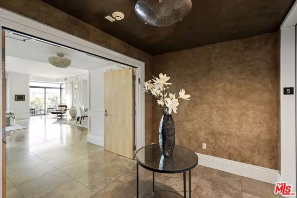 Los Angeles, CA 90024,10800 Wilshire Blvd #502