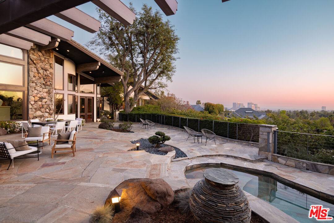 Beverly Hills, CA 90210,1160 Shadow Hill Way