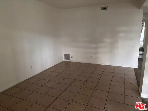 Santa Maria, CA 93454,128 Royal Ln