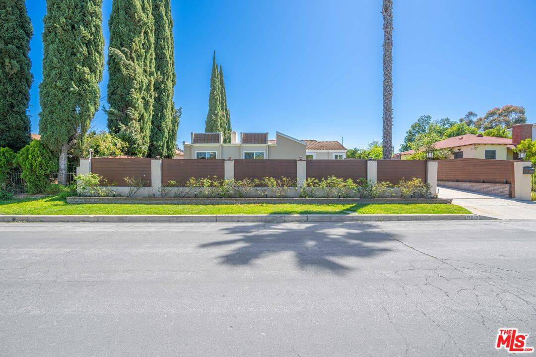 15042 Valleyheart Dr, Sherman Oaks, CA 91403