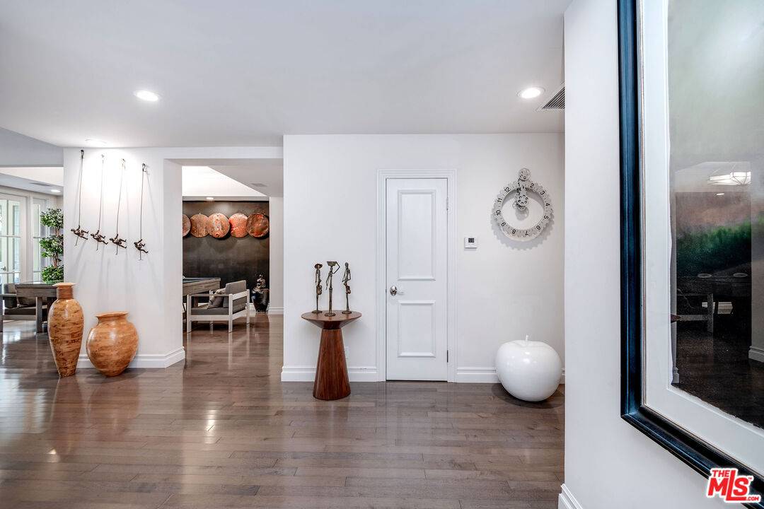 Los Angeles, CA 90067,10112 EMPYREAN WAY #204