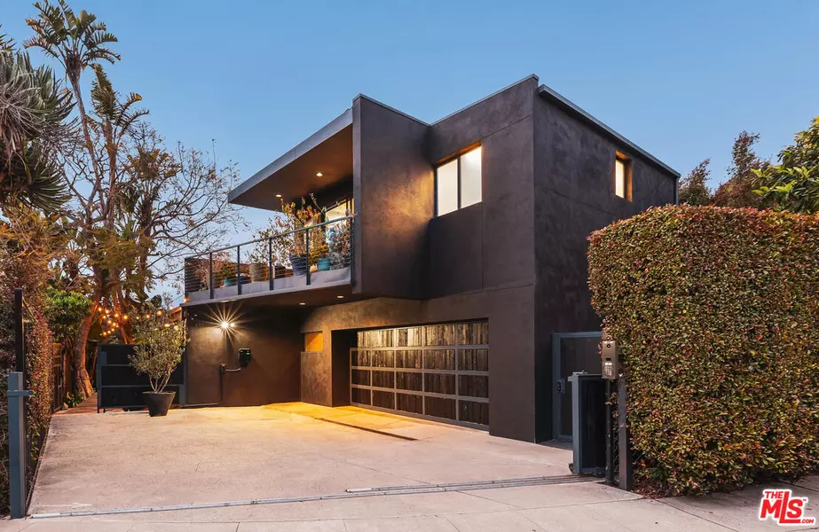 295 Mabery Rd, Santa Monica, CA 90402