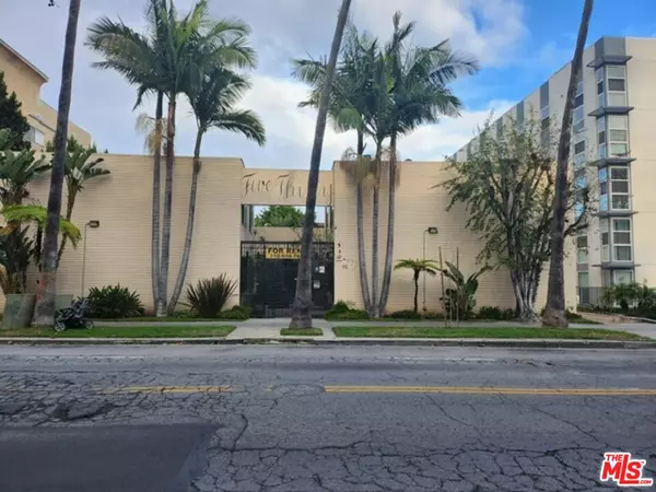 530 S Normandie Ave #16, Los Angeles, CA 90020
