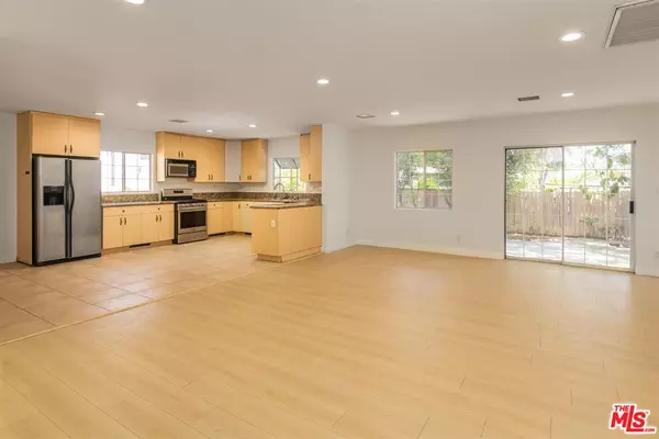 Reseda, CA 91335,6438 Newcastle Ave