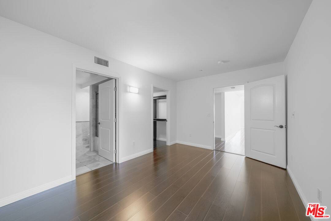 Los Angeles, CA 90006,1150 S Oxford Ave #102