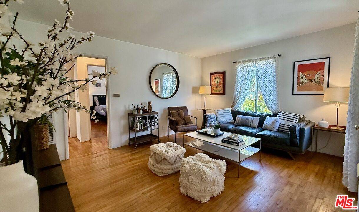 2403 Ocean Ave, Venice, CA 90291