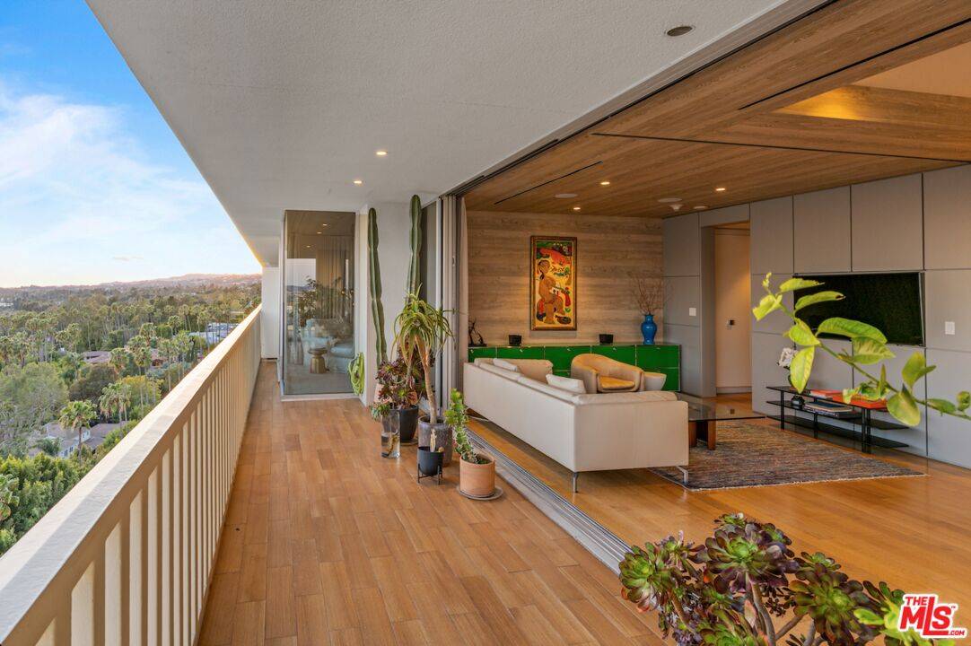 West Hollywood, CA 90069,9255 Doheny Rd #1206