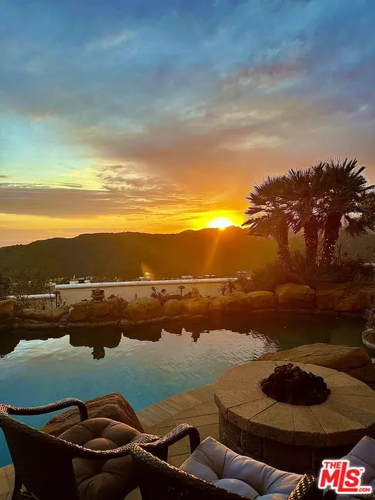1738 Chastain Pkwy, Pacific Palisades, CA 90272