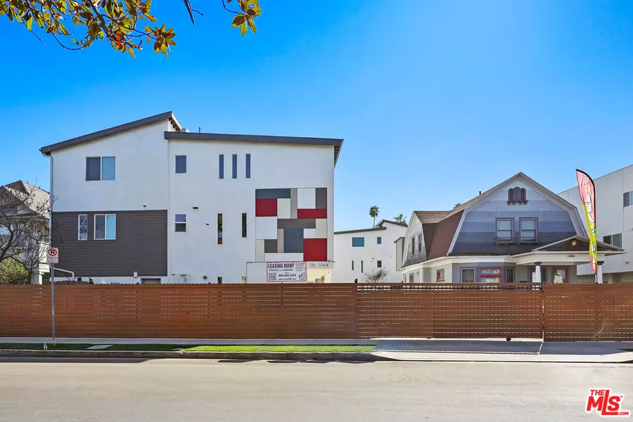 1142 W 36th St, Los Angeles, CA 90007
