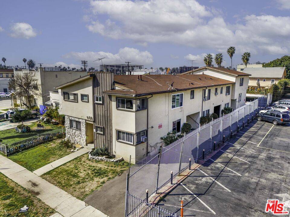 933 S Norton Ave, Los Angeles, CA 90019