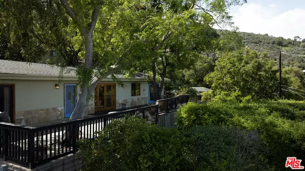 Topanga, CA 90290,1129 Fernwood Pacific Dr